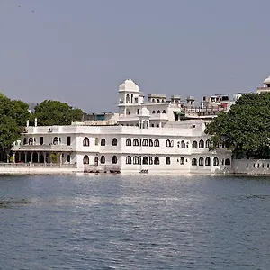 Hotel Amet Haveli - A Heritage