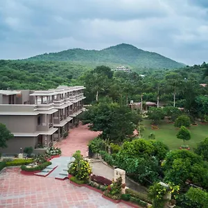 Araliayas & Resort